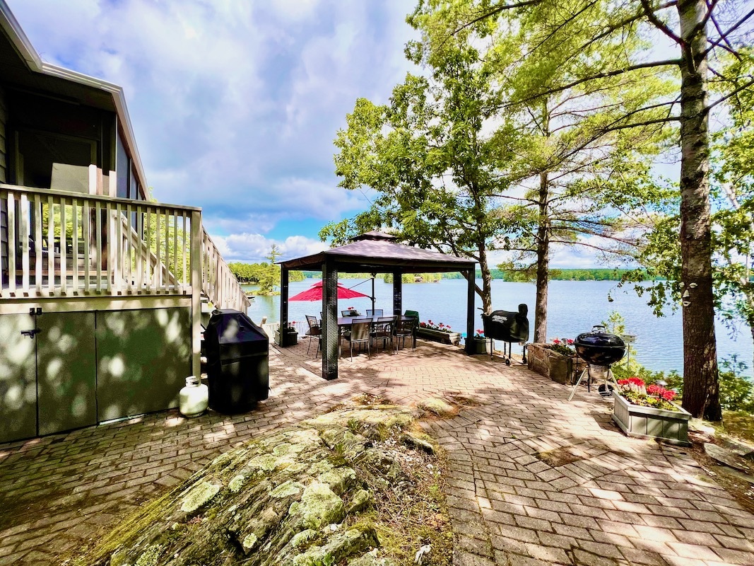 La Bella Vista on Big Bald Lake Kawartha Cottage Vacations