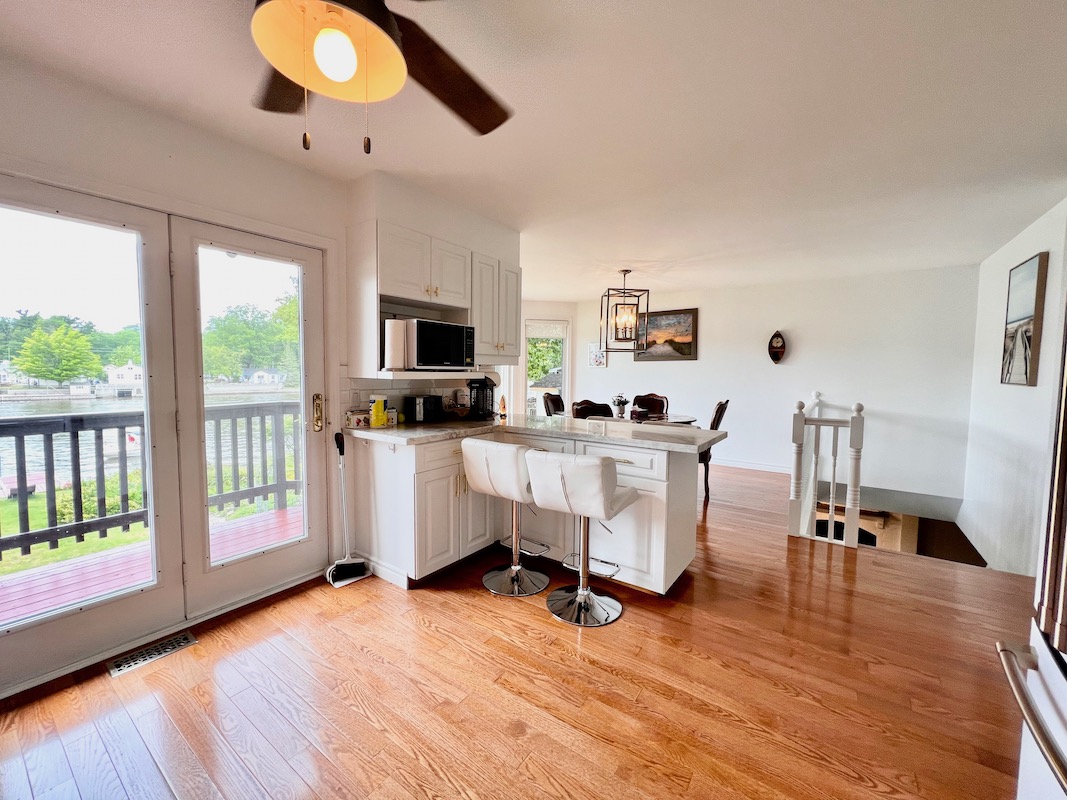 Cottage by the River at Wasaga Beach Kawartha Cottage Vacations