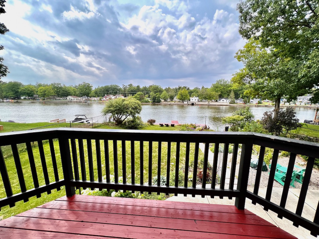 Cottage by the River at Wasaga Beach Kawartha Cottage Vacations