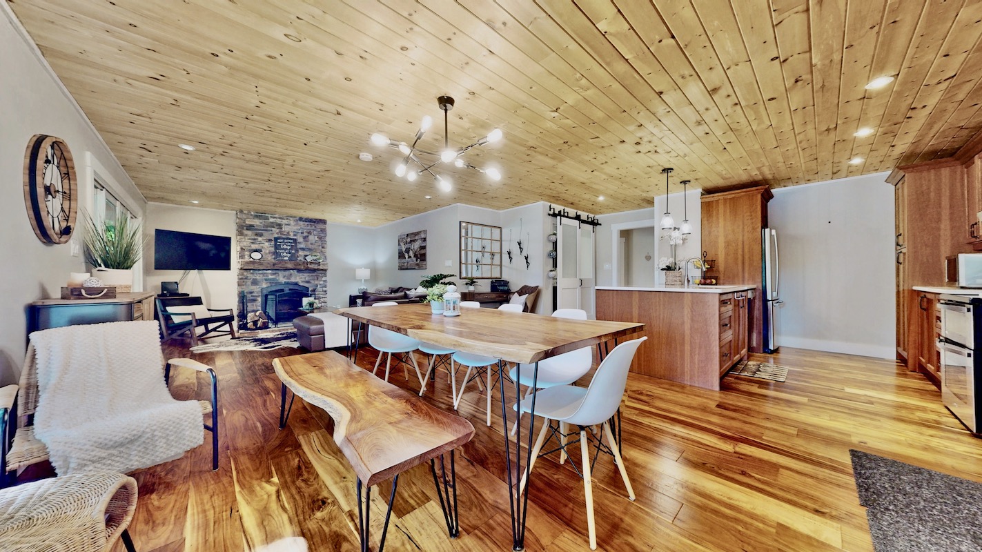 Waterfront Cottage Retreat on Buckhorn Lake Kawartha Cottage Vacations