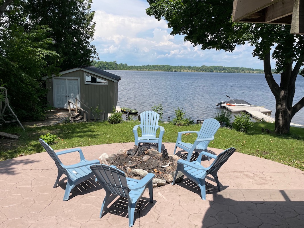 All Season Kawartha Lakes Waterfront Cottage on Mitchell Lake