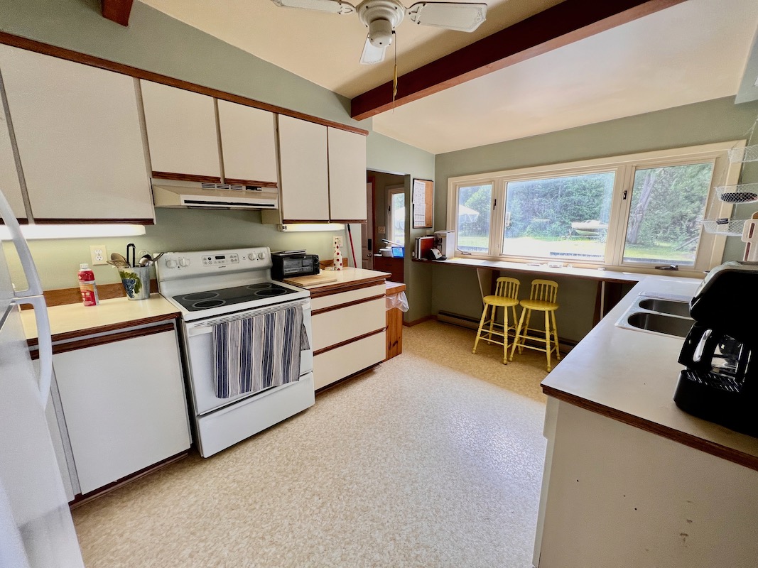 Lakeview Retreat By Four Mile Lake Kawartha Cottage Vacations