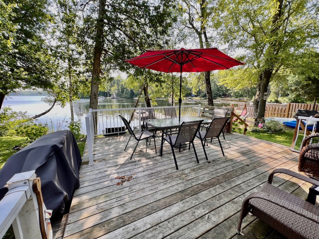 Shadow Lake Waterfront Oasis Kawartha Cottage Vacations
