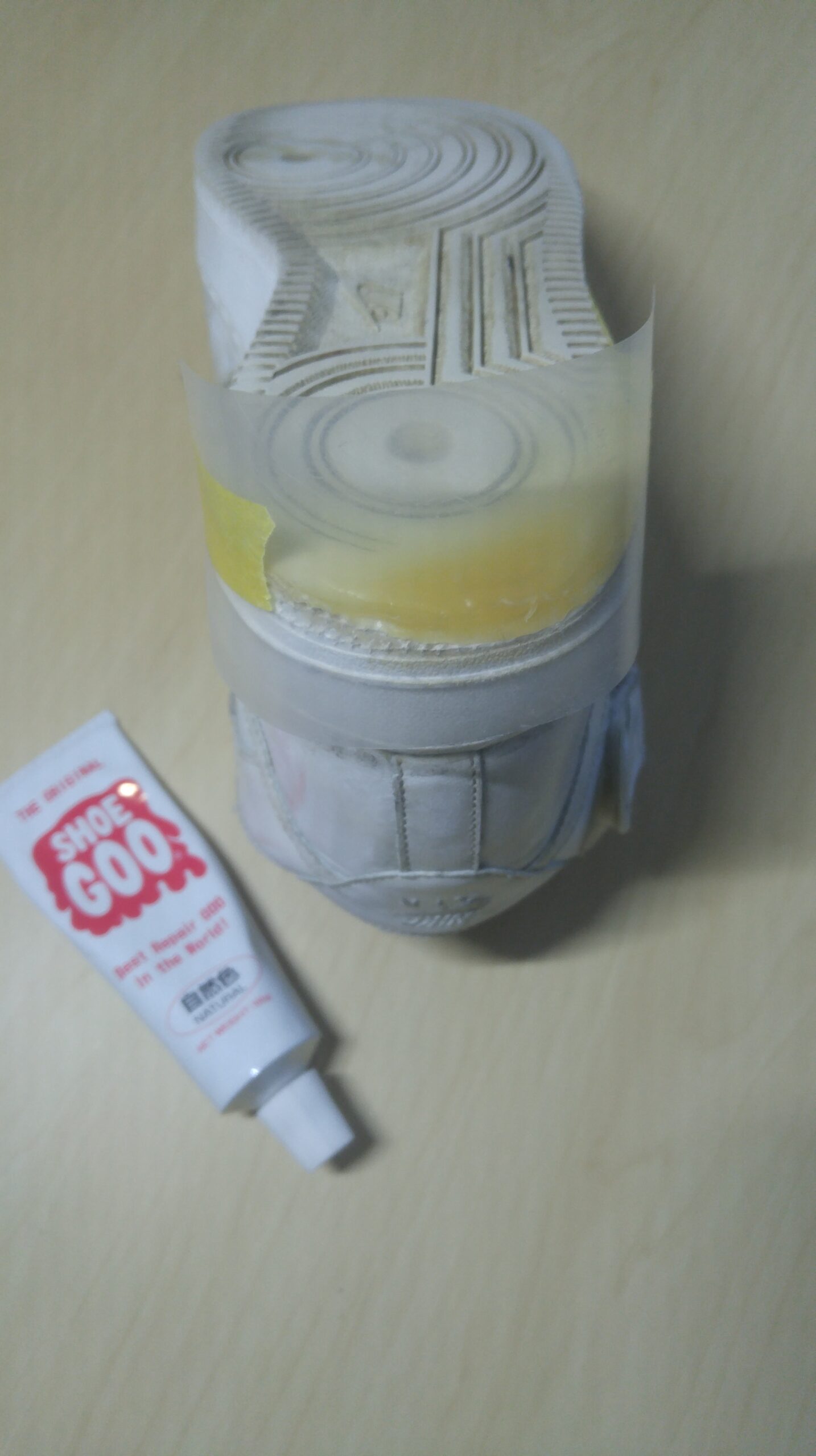 スニーカーのかかとを自分で修理【シューグーの使い方】 boriblog