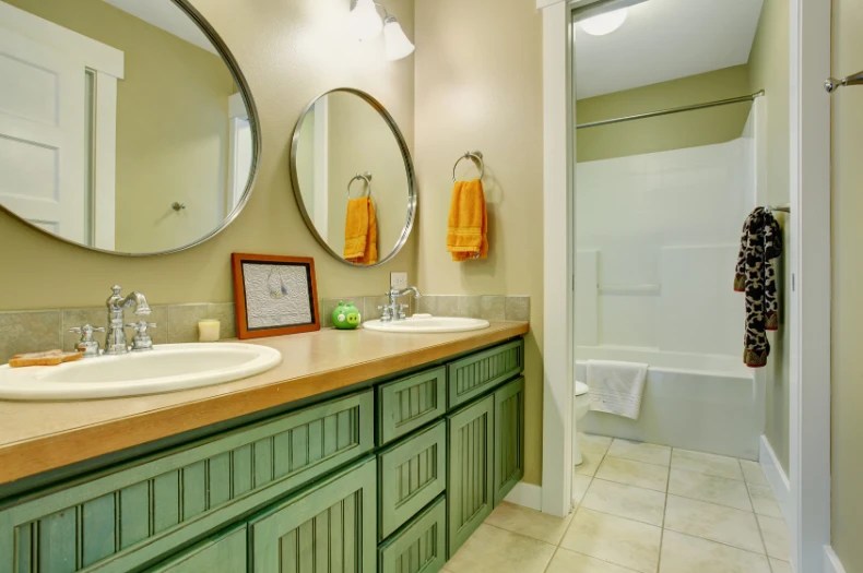 Do Bathroom Color Scheme Trends Match Your Bathroom Colors? (2024 Data)