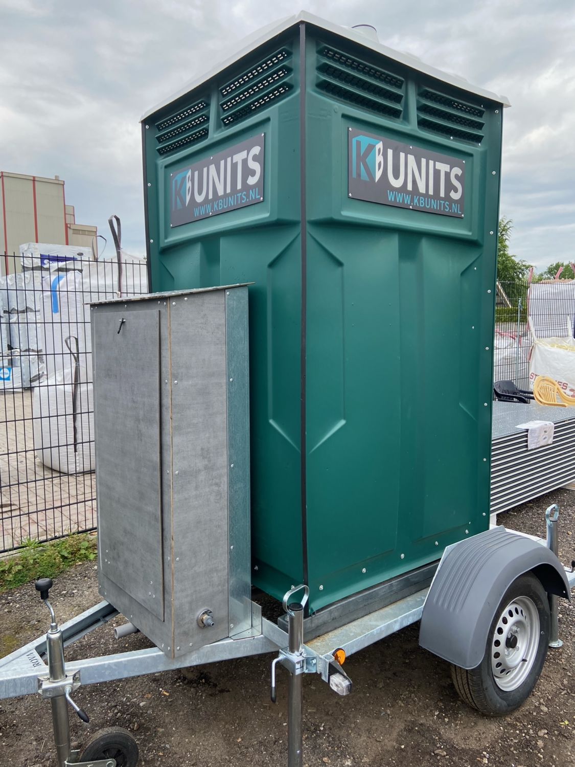 Mobiele douche cabine op aanhanger huren Noord Nederland