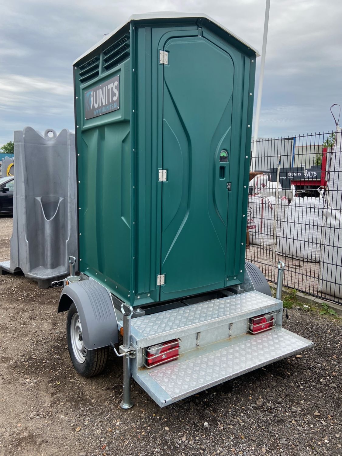 Mobiele douche cabine op aanhanger huren Noord Nederland