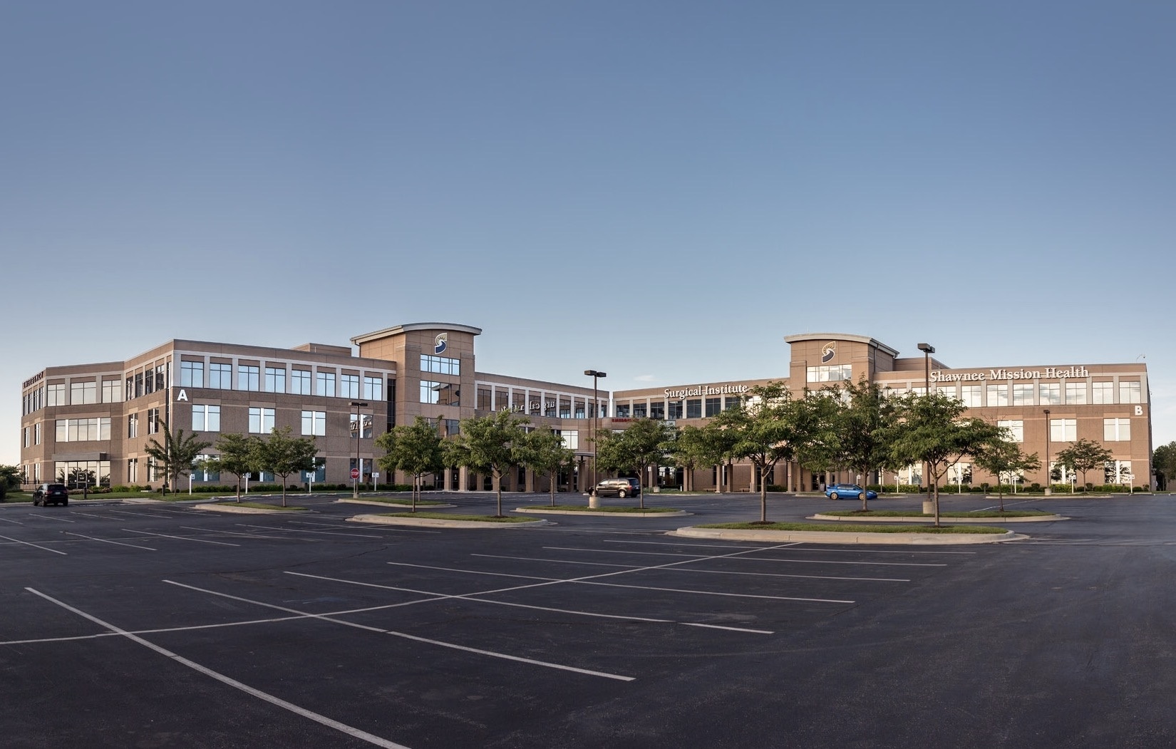 Bariatric Center of Kansas City Surgeons Participate in J & J Institute