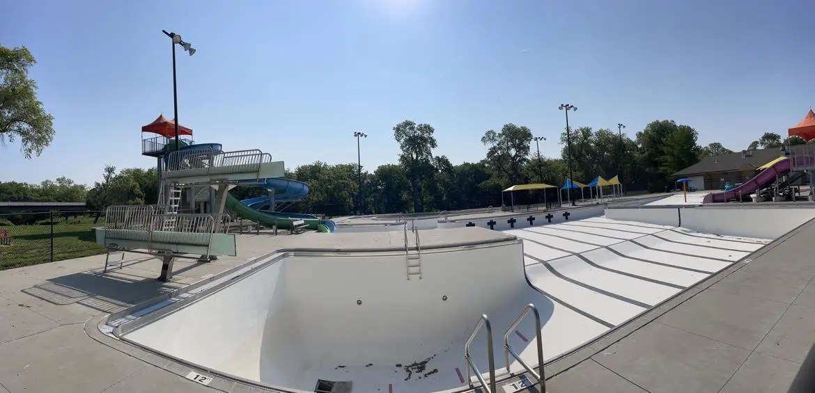 Clay Center Aquatic Park Prepares to Fix Leak in Pool KCLY Radio