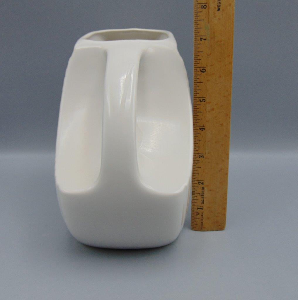 Fiesta Fiestaware White Disc Ice Lip Water Pitcher p86