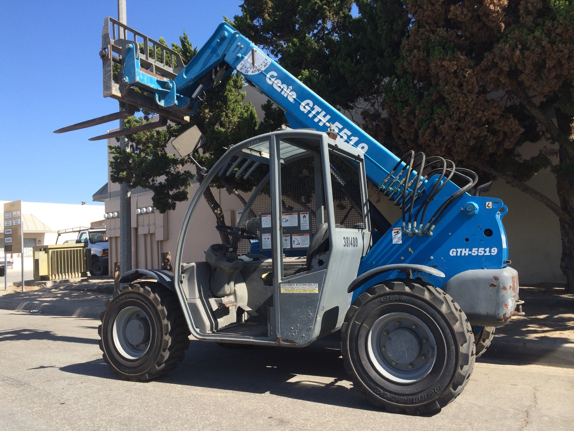 2006 Genie 5519 Reach Forklift Kennelly Equipment