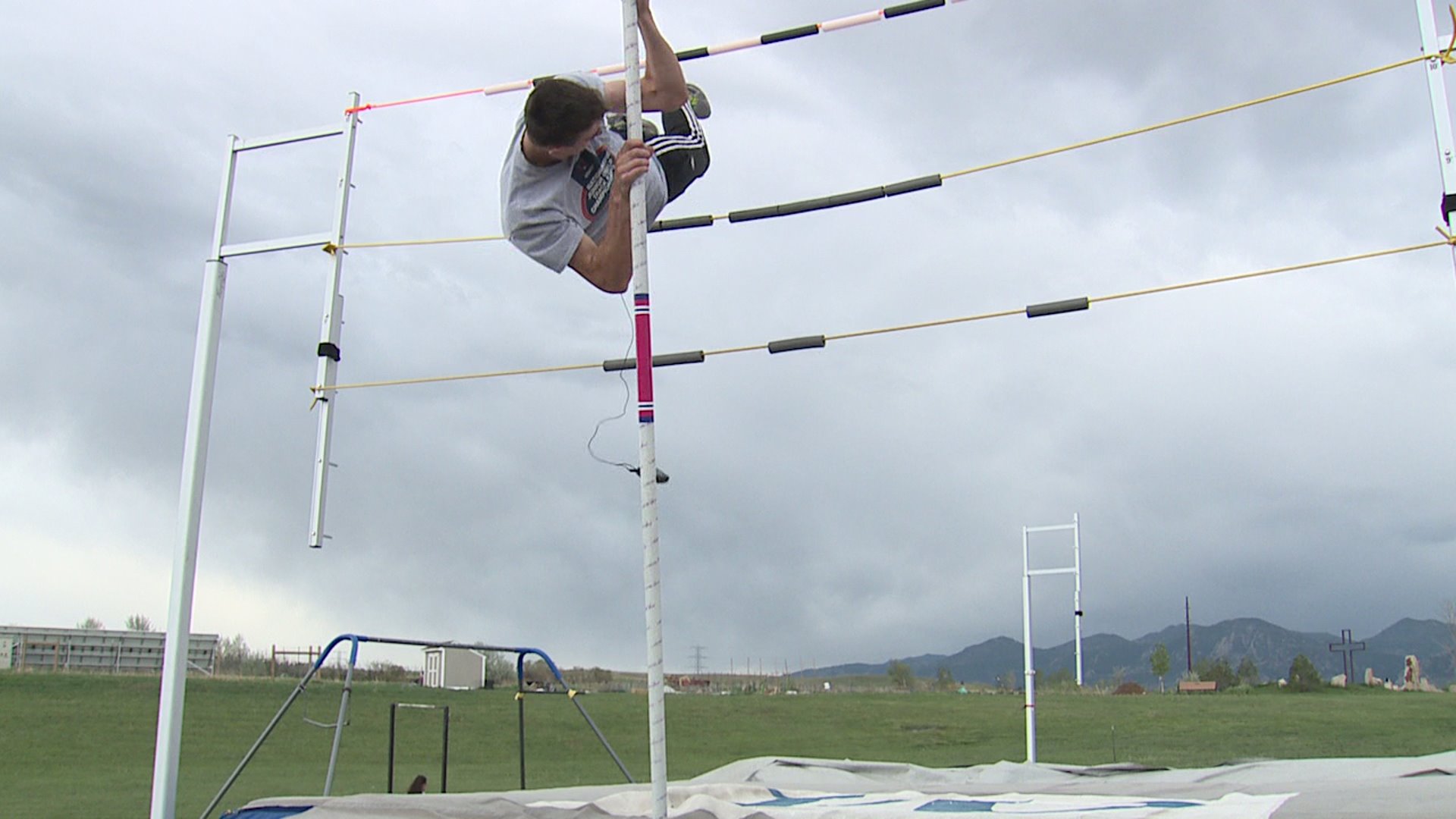 Pole vaulting family ready for state high school track meet FOX31 Denver