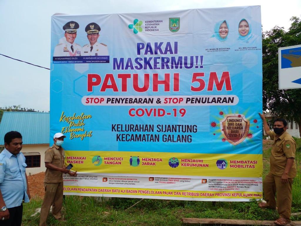 Sosialisasi dan Penyuluhan pencegahan Covid-19 Serta Informasi melalui  Spanduk - KECAMATAN GALANG
