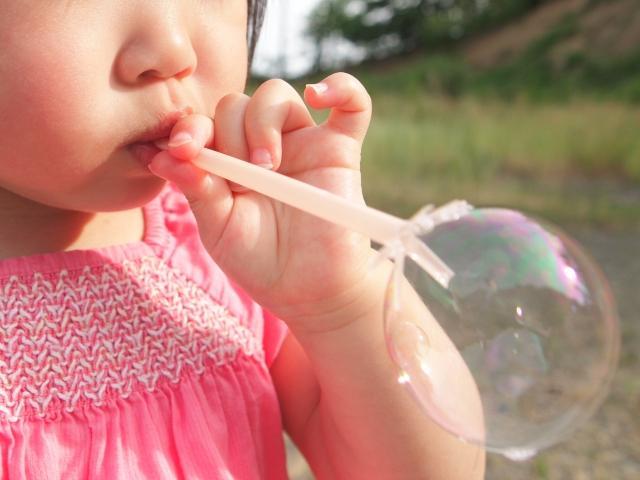 子供と楽しく遊びたい！！シャボン玉液の安全な作り方とは！？ ケチエコ