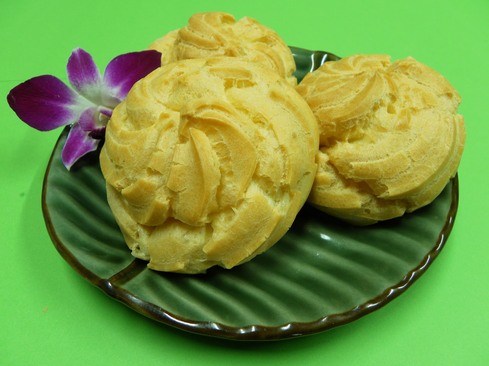 Milk Cream Puffs