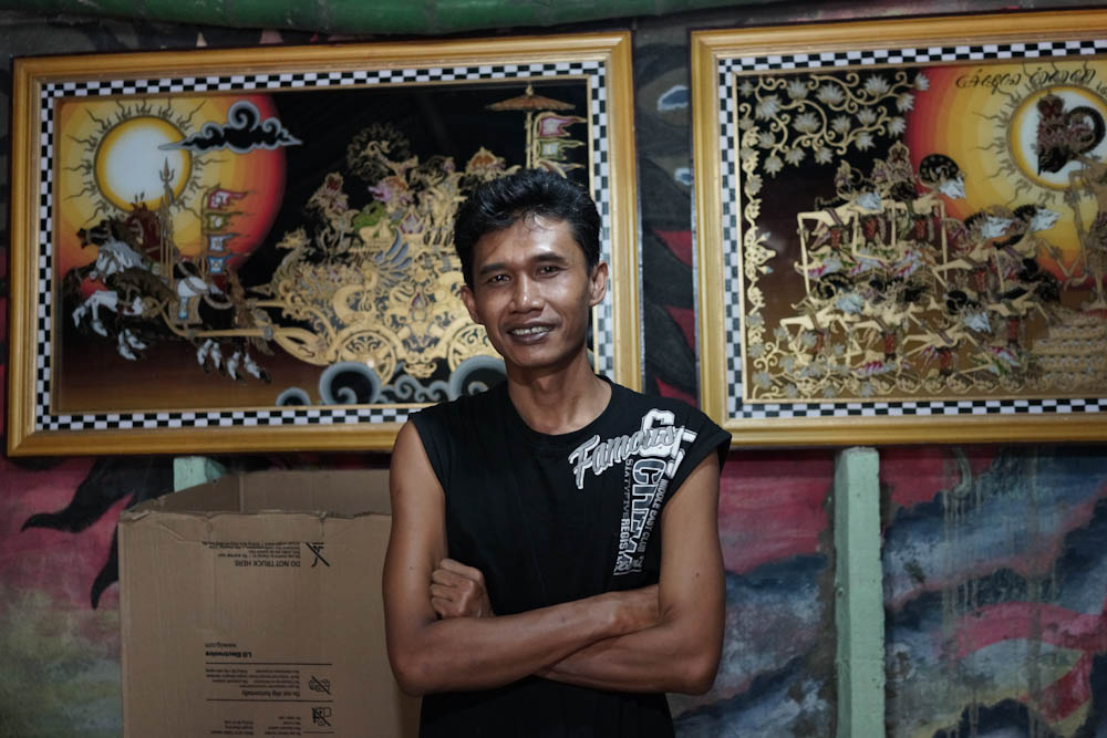 Melukis Kisah Pewayangan Di Atas Kaca Kediripedia Com