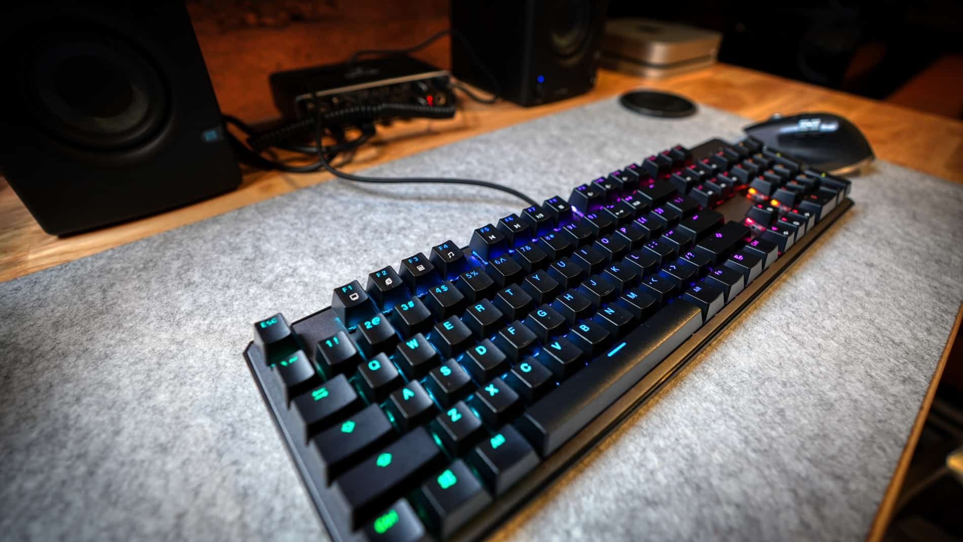 The 7 Best Mechanical Keyboards For Accountants (2023)