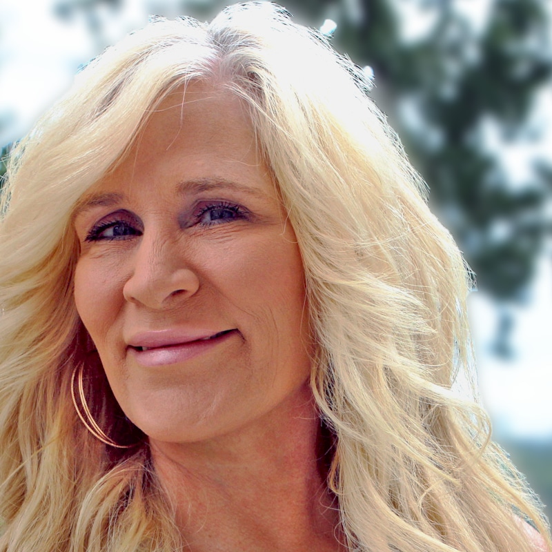 TV Host, Author and Top Real Estate Producer • Tracy Cousineau