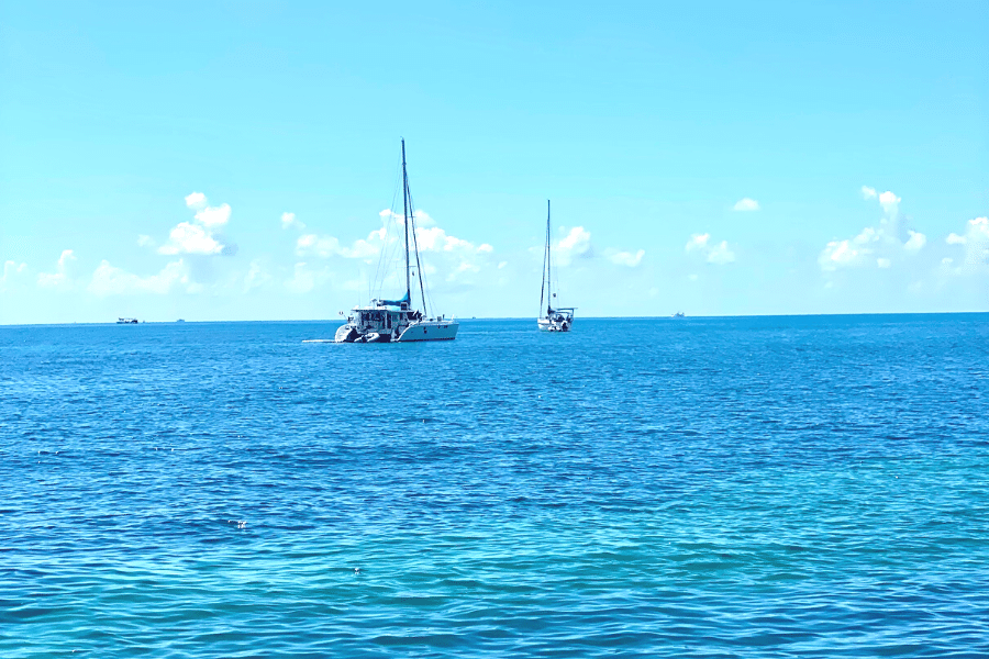 21 MustHave Boat Day Essentials You Cannot Keep It Beachy