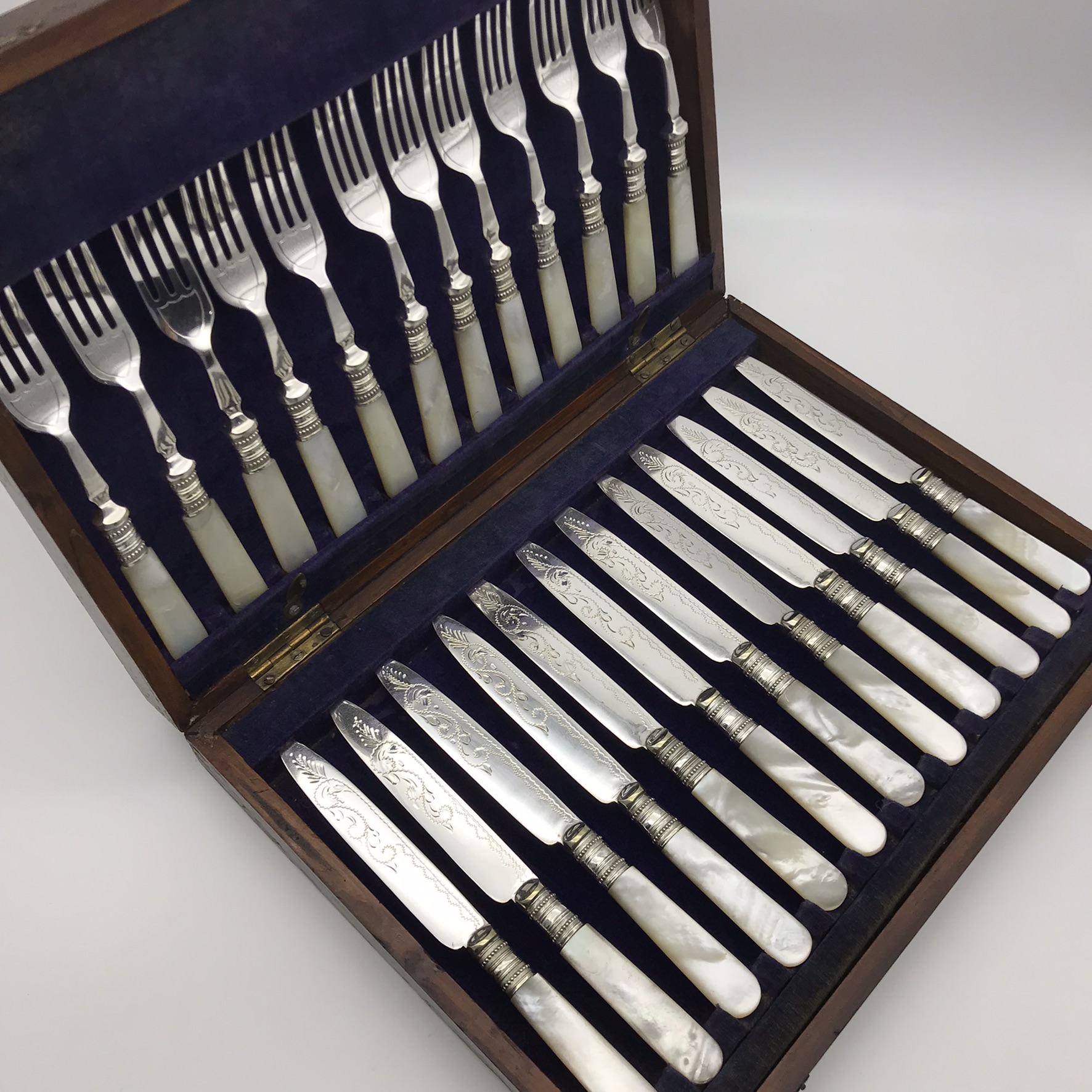 Antique MotherofPearl Handled Dessert Knives & Forks (Cased) Keepsakes