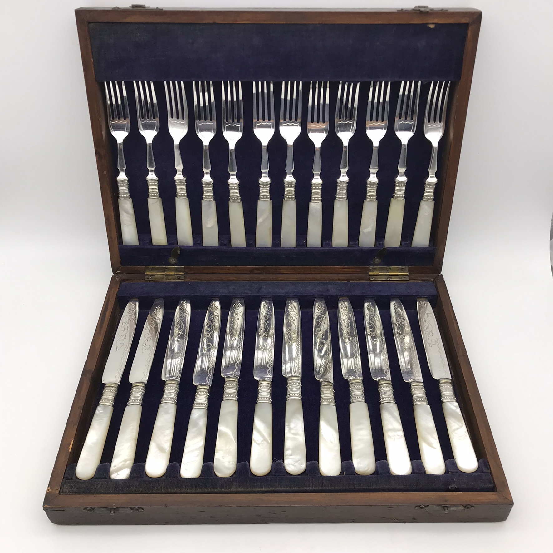 Antique MotherofPearl Handled Dessert Knives & Forks (Cased) Keepsakes