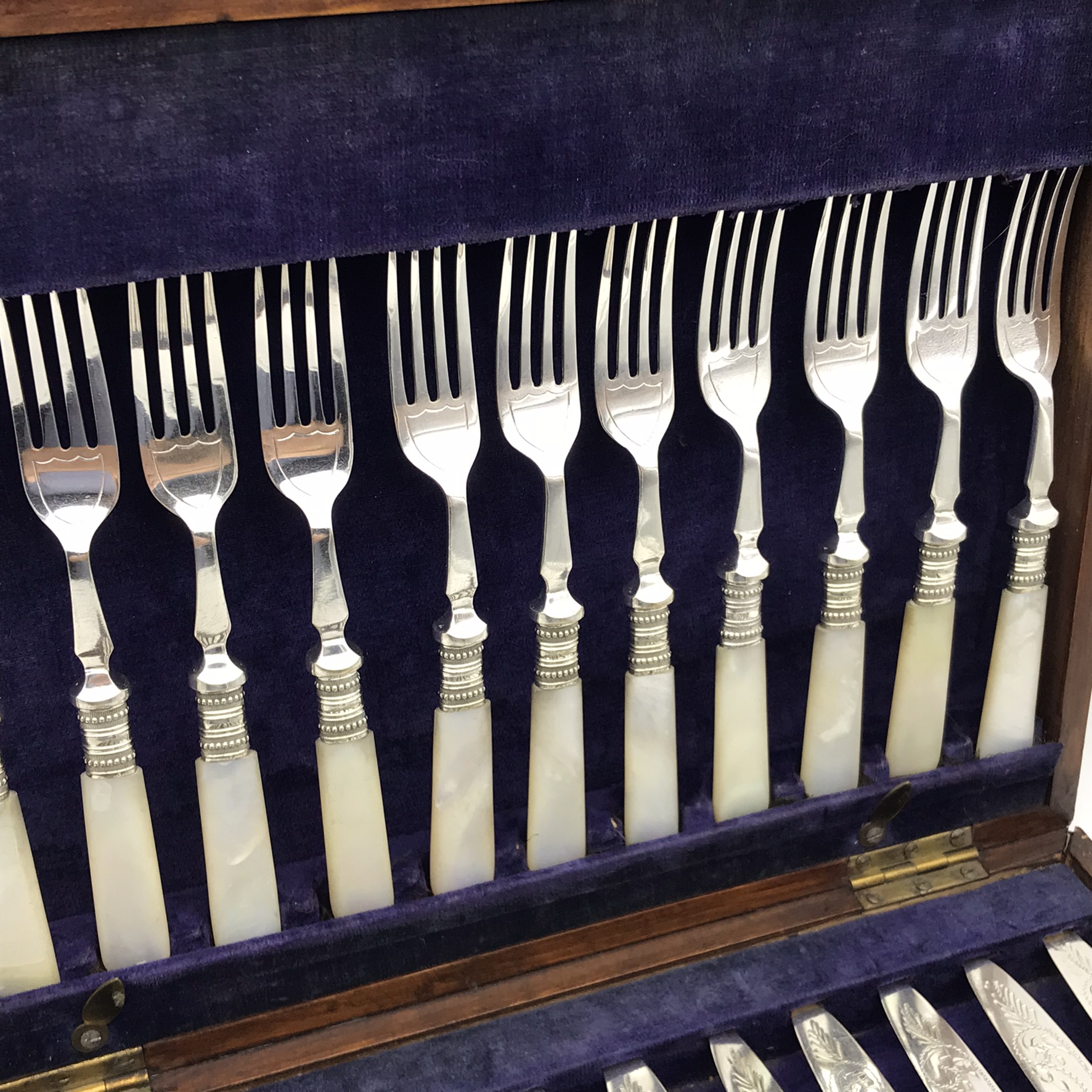 Antique MotherofPearl Handled Dessert Knives & Forks (Cased) Keepsakes