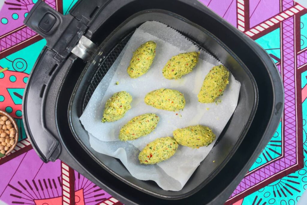 Can You Put Parchment Paper In An Air Fryer? InDepth Guide