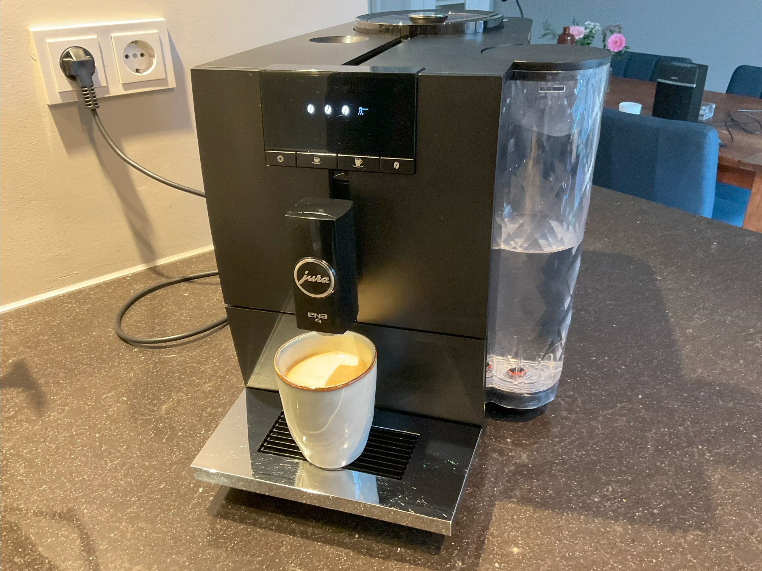 Jura Ena geeft geen koffie/water