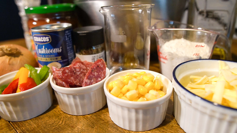 【キャンプ飯】フライパンで作る簡単ピザの作り方 けーしーおみネット