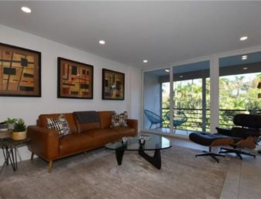 Modern Downtown Hollywood Station condo for sale 211,900.00 Keith