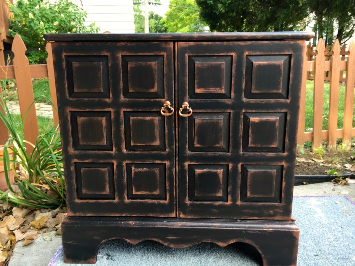 Why I love General Finishes Top Coat Over Chalk Paint KellaChic