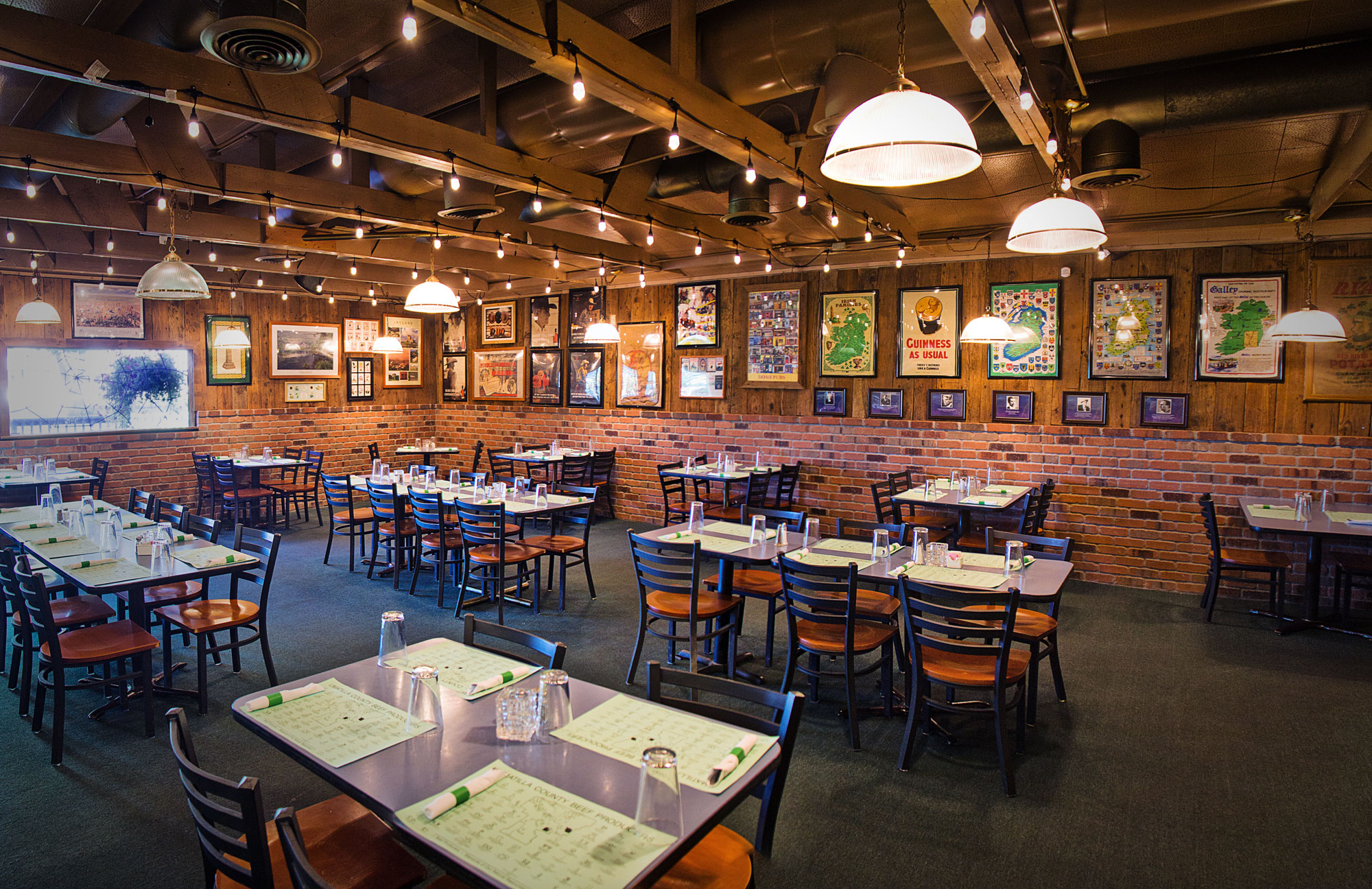 Kelly's Restaurant & Lounge