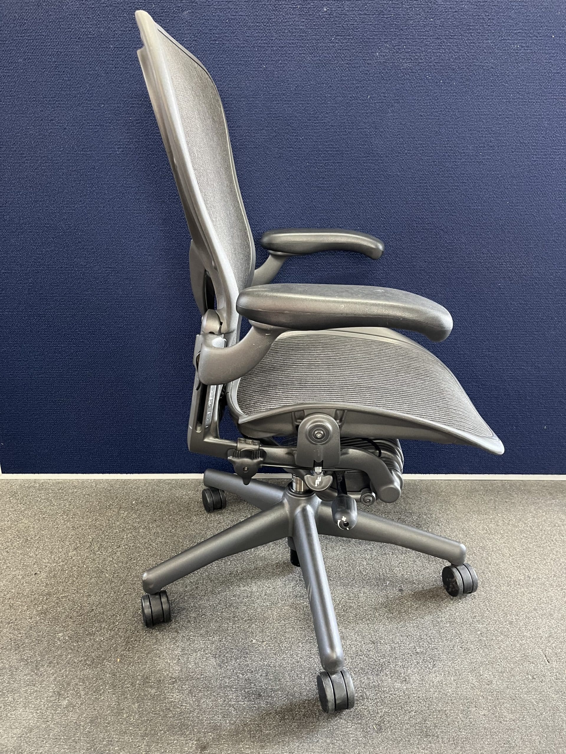 Herman Miller Aeron Size C Second Hand Chair Shop Now