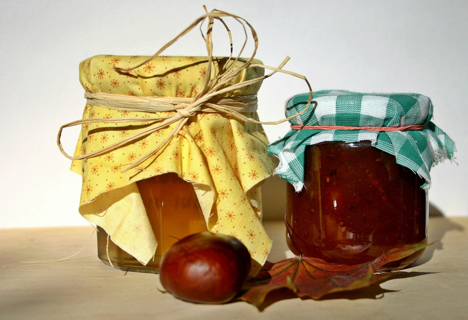 Homemade mixed fruit spread delicious, nutritious, easy and fast.