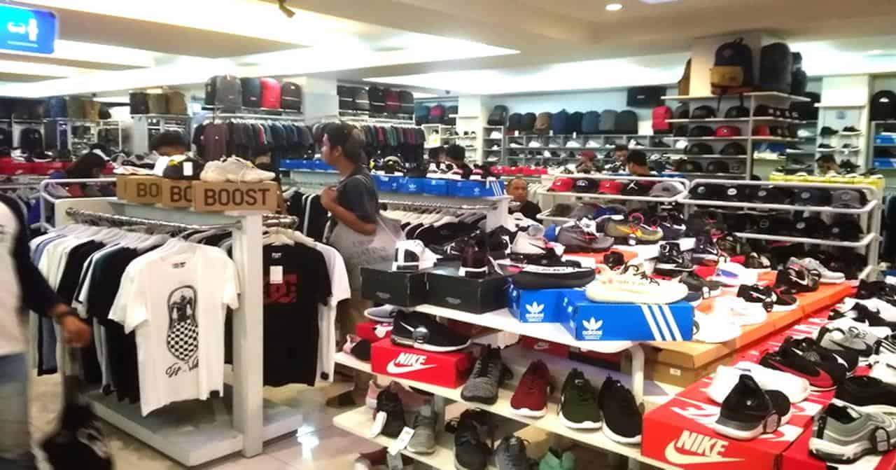 View Toko Sepatu Bola Terdekat / Toko Khusus Sepakbola Pertama Hadir Di