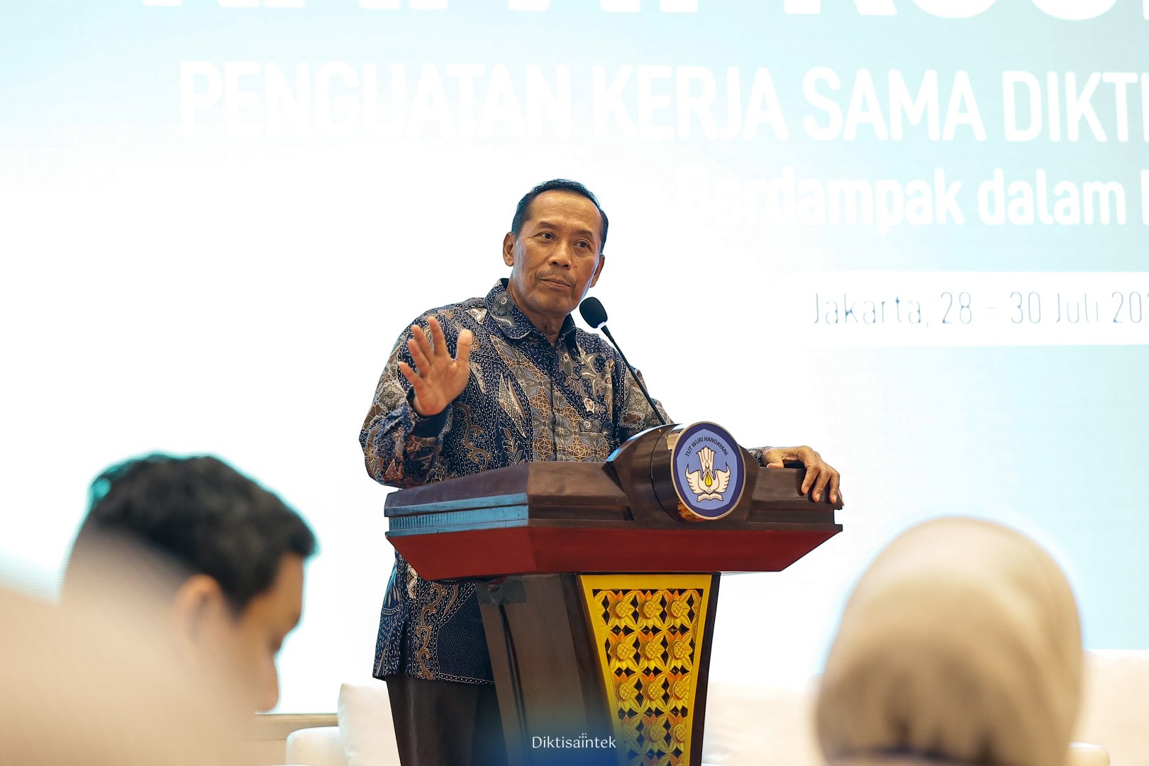 Wamendiktisaintek Ajak Mahasiswa Cegah Kekerasan di Kampus