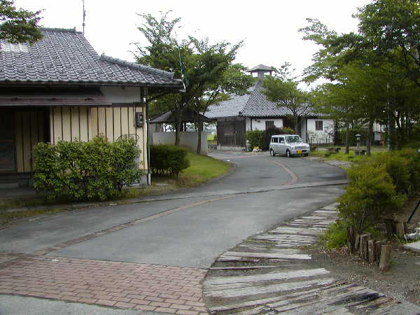 甍賞｜三州瓦 シノゲン瓦工業株式会社｜地震・台風に強い防災瓦・三州瓦の製造販売。低勾配でも安心のユーロＪ・Ａなど［Skj］。 中新田（現在の加美町）営並柳Hope住宅: 建計
