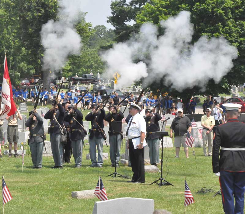 Memorial Day parade offers new thrills, old friends The Times