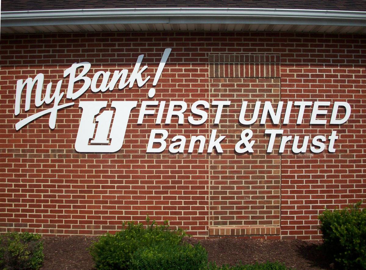 First United Bank & Trust Kenney Signs