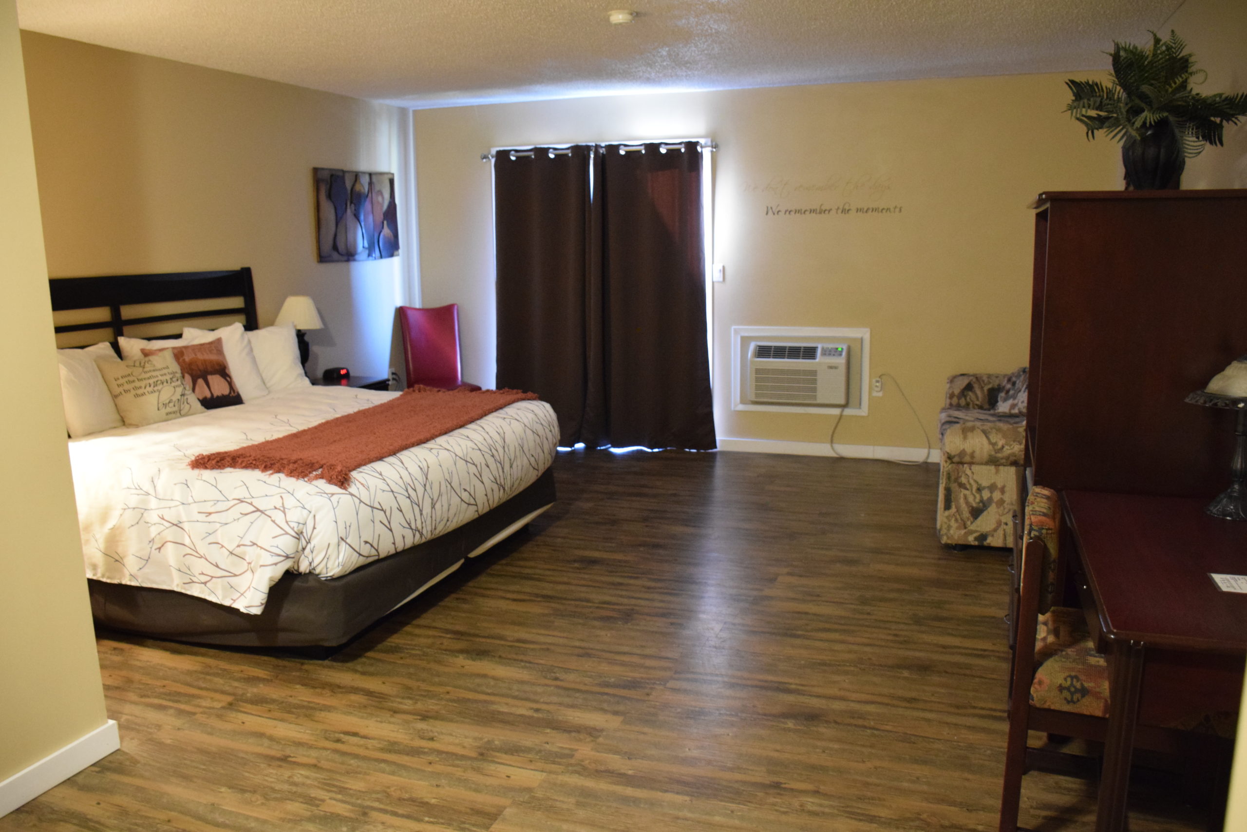 Kenosee Lake Restaurant Kenosee Inn & Cabins Saskatchewan Carlyle