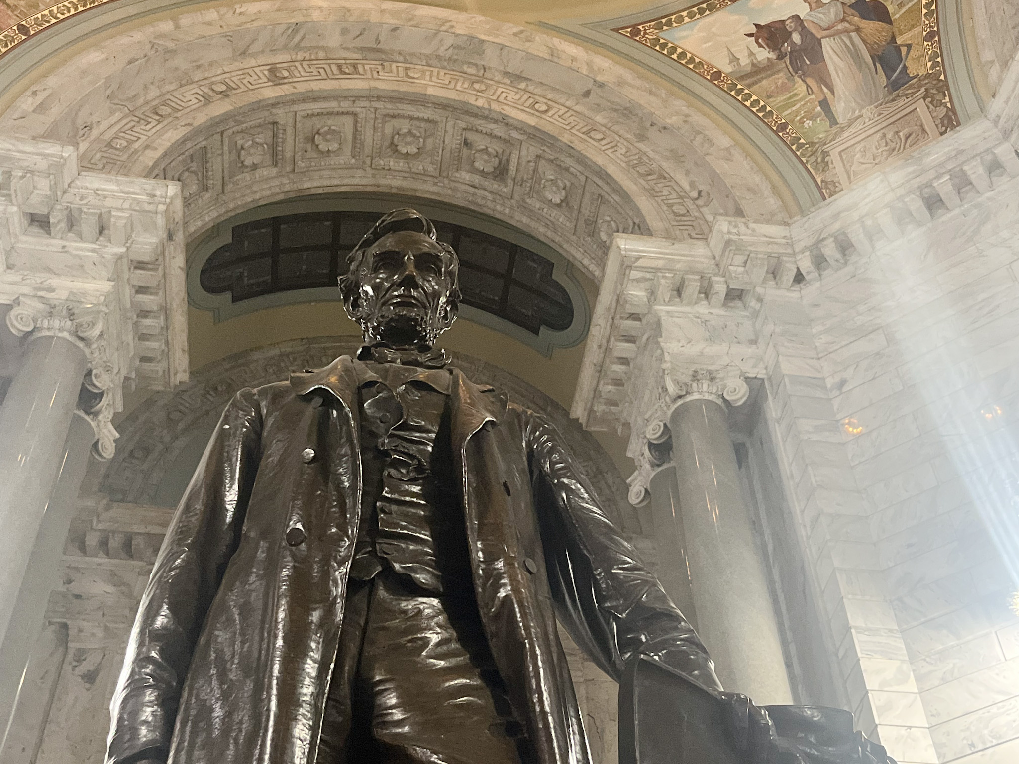 No statues to be removed or added to Rotunda without legislative OK