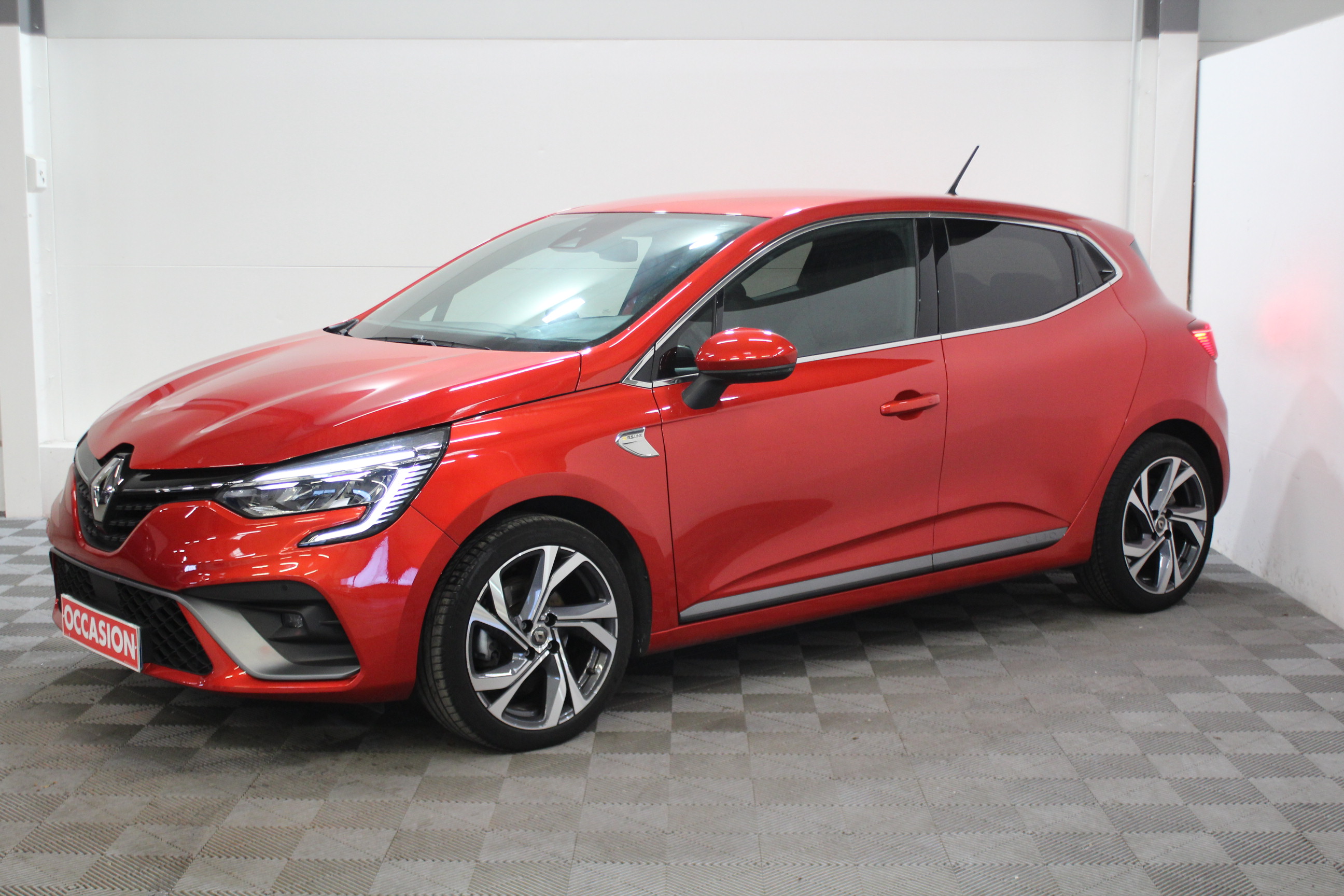 RENAULT CLIO V de 2020 Olivet Massoutre VO