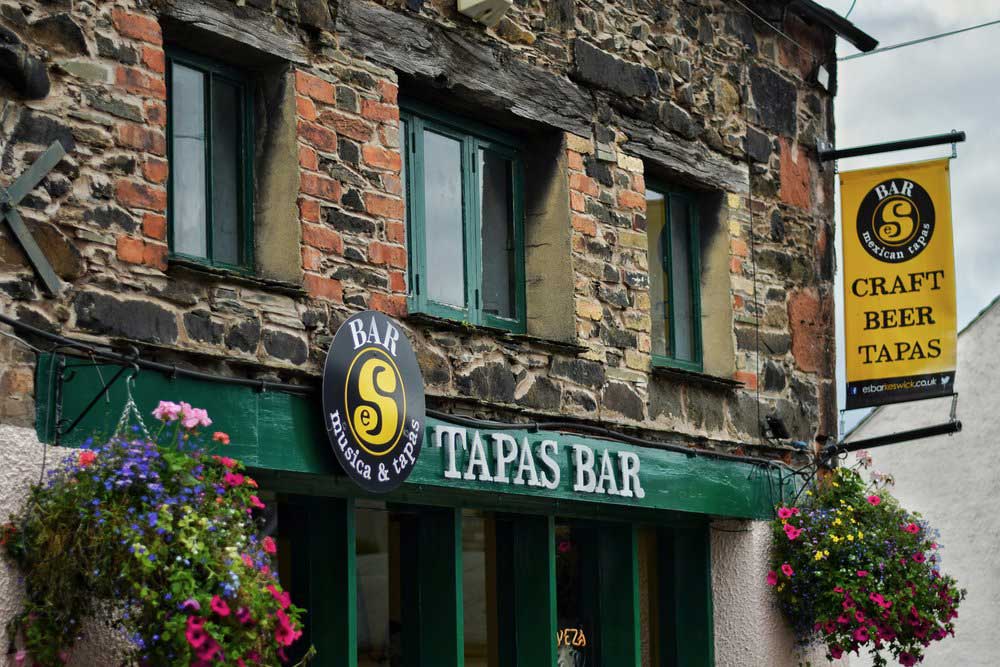 Bar Es Keswick Holiday Properties