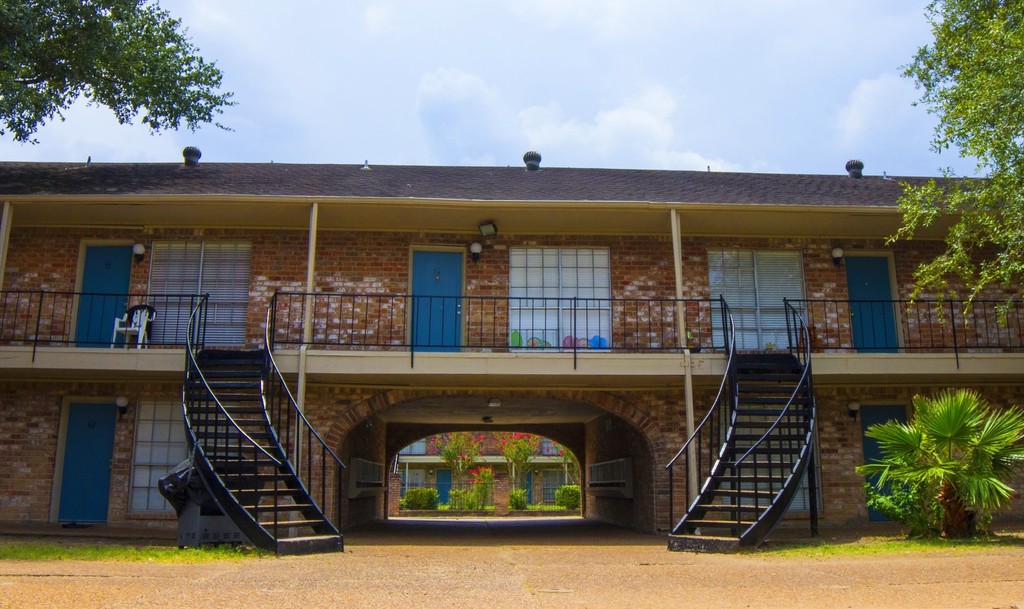 GROVE AT RENWICK KET Enterprises Incorporated