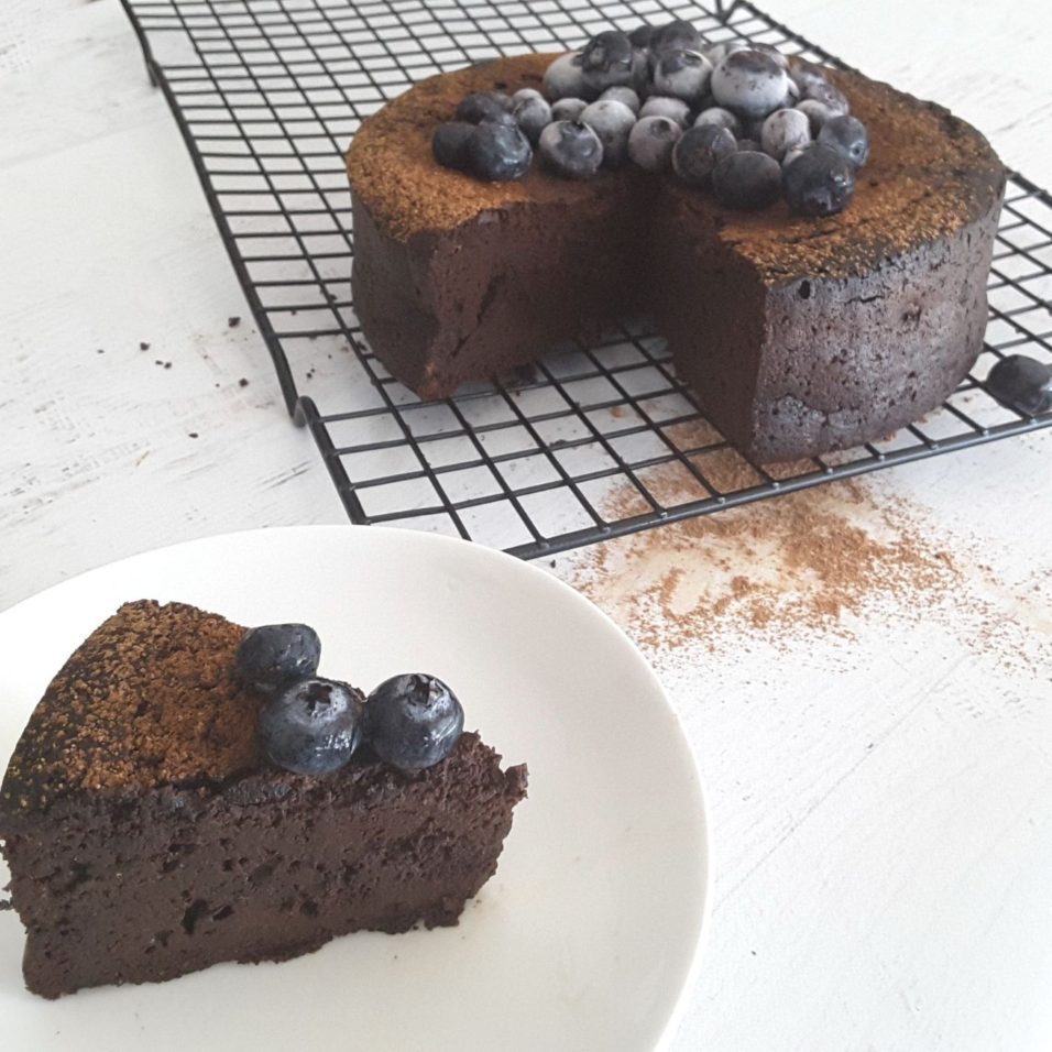 Low Carb Dark Chocolate Fudge Cake KETohh Gluten Free and Keto