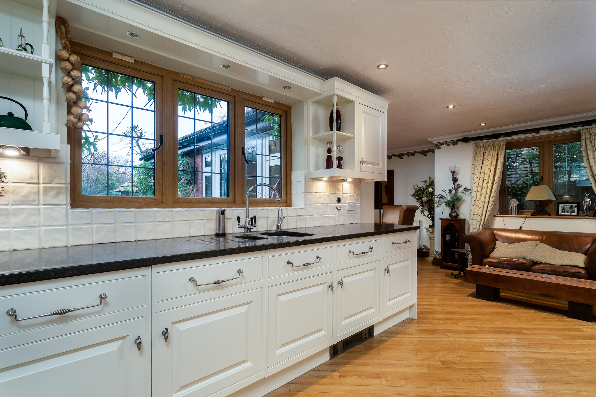 Kitchen painters Bracknell, Berkshire Kevin Mapstone