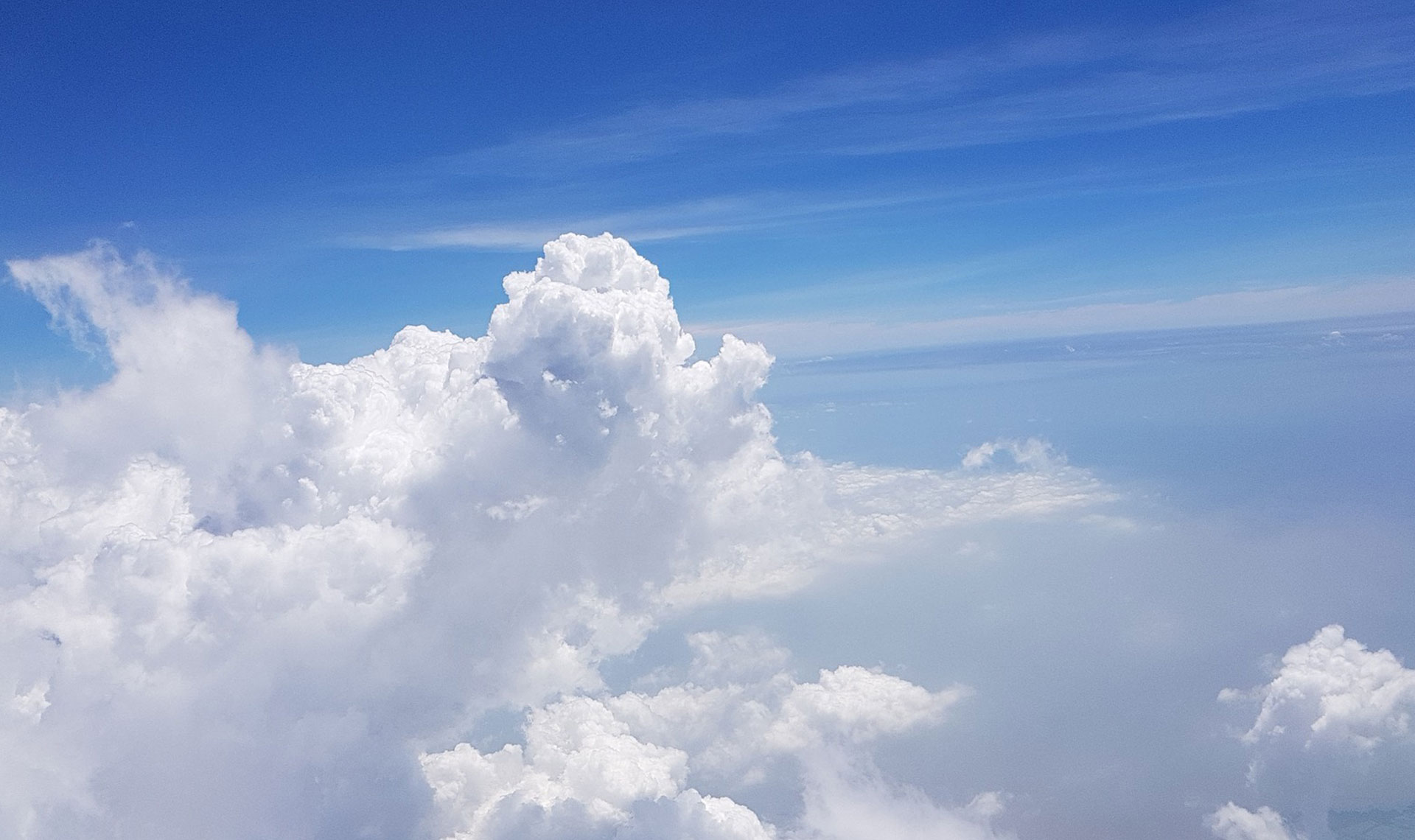 clouds background Kevin Zadai