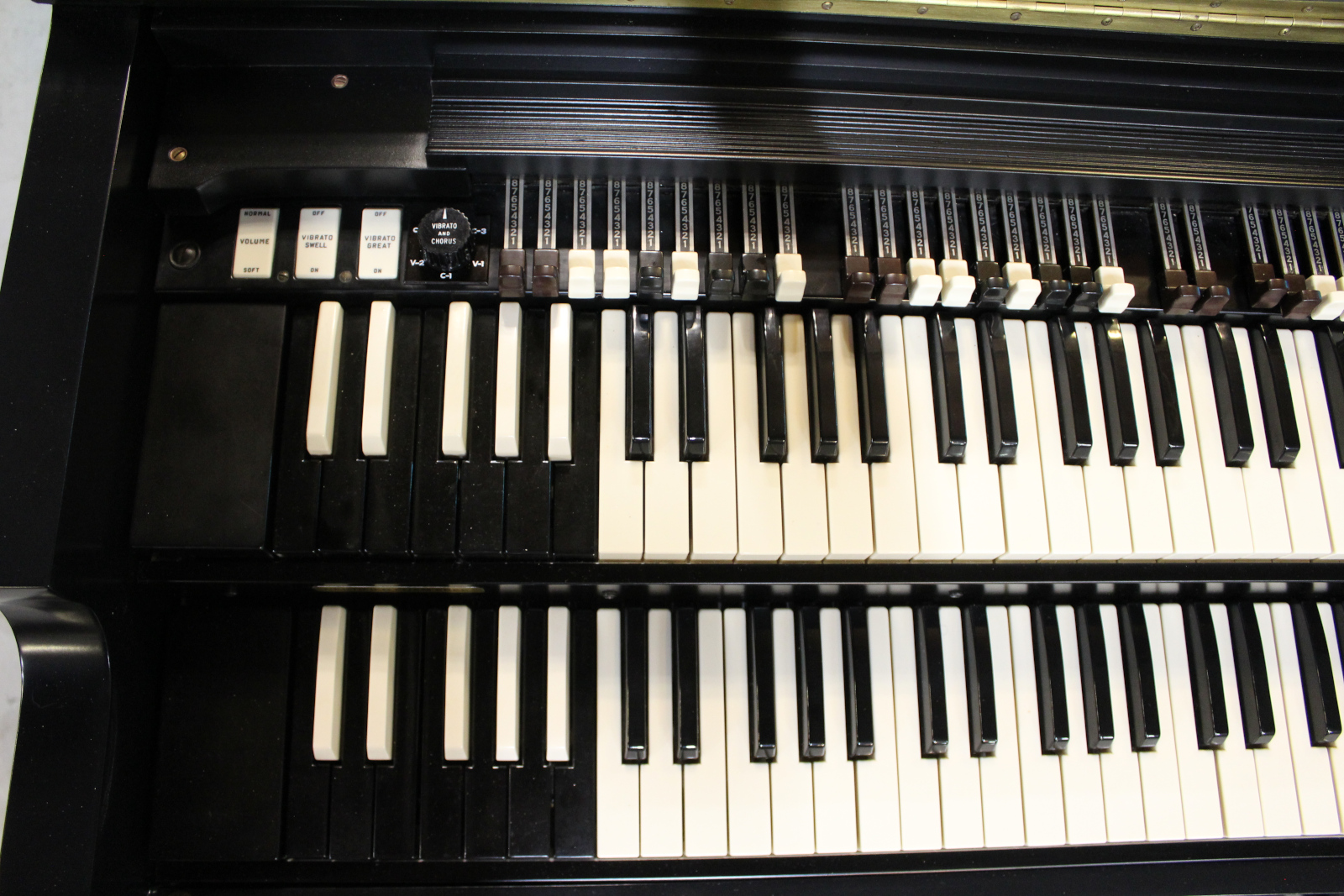 475 1967 Hammond B3 Organ SOLD! Keyboard Exchange International