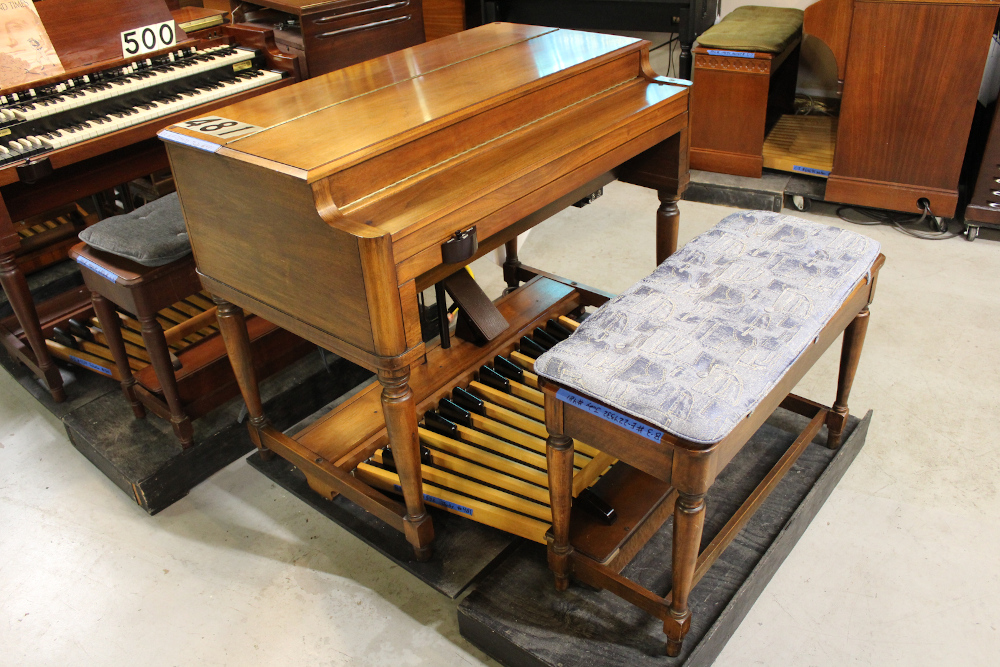 481 1973 Hammond B3 Organ SOLD! Keyboard Exchange International