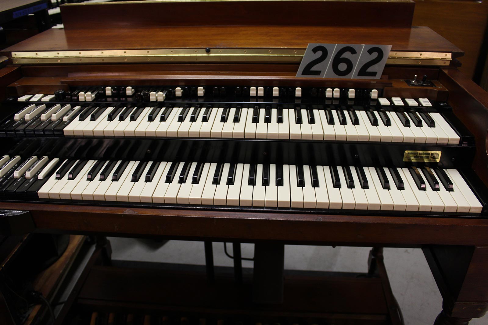 Keyboard Exchange International Vintage Hammond Organs and Leslie